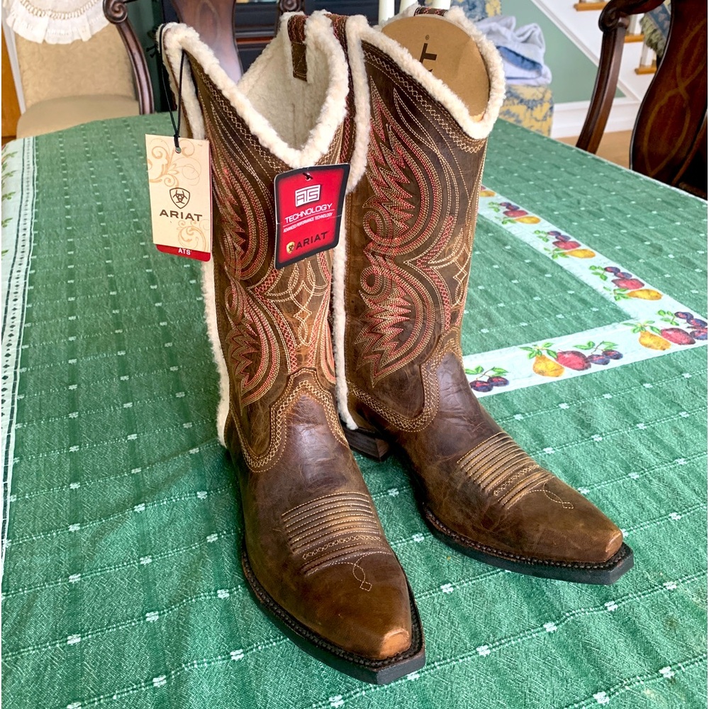 Ariat Sherpa lined cowgirl boots